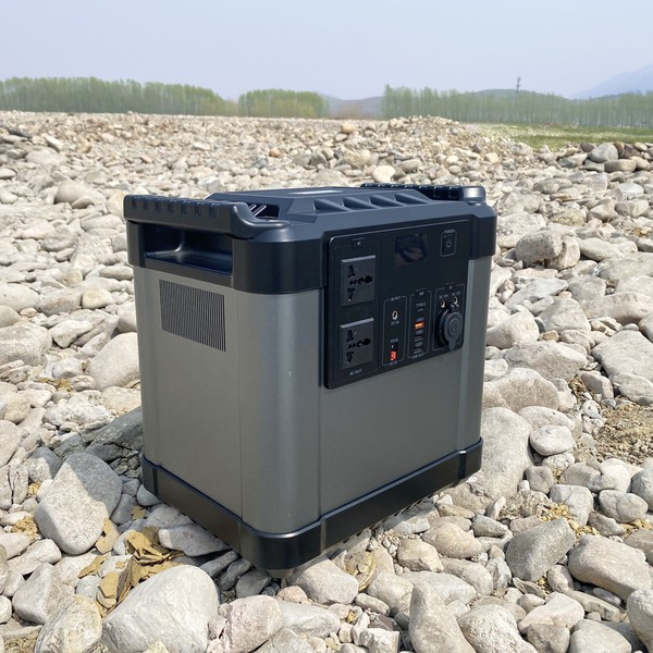 Solar-powered Portable Power Stations with 2000 Watt capacity Solar-powered Portable Power Stations with 2000 Watt capacity