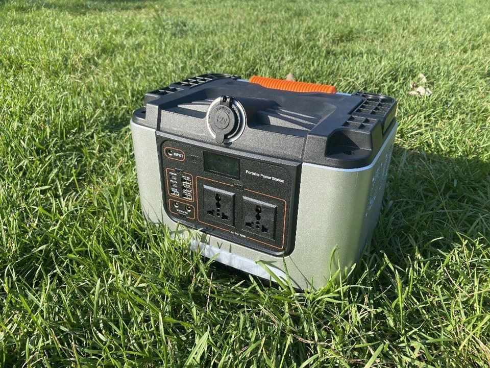 পোর্টেবল পাওয়ার স্টেশন 700W